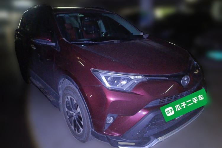 Used Toyota RAV4 2016 2.0L CVT Two-Wheel Drive Fashion Edition China V Standard Front Right 45 Deg