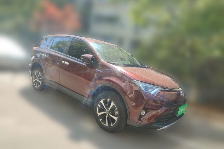 Used Toyota RAV4 2016 2.0L CVT Two-Wheel Drive Smart Edition China V Standard Front Right 45 Deg