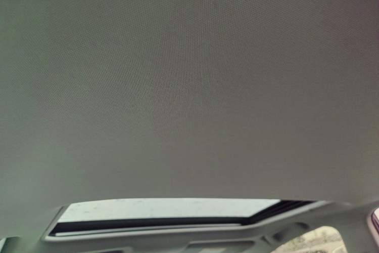 Used Toyota RAV4 2016 2.0L CVT Two-Wheel Drive Fashion Edition China V Standard Headliner