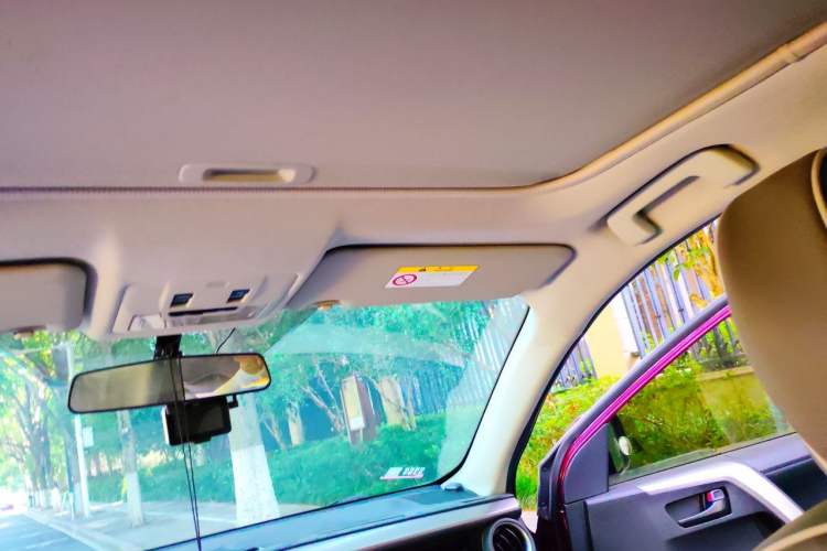 Used Toyota RAV4 2016 2.0L CVT Two-Wheel Drive Fashion Edition China V Standard Headliner