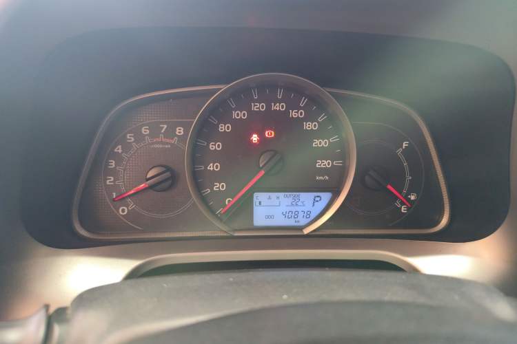 Used Toyota RAV4 2016 2.0L CVT Two-Wheel Drive Fashion Edition China V Standard Instrument Cluster