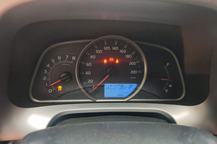 Used Toyota RAV4 2016 2.0L CVT Two-Wheel Drive Fashion Edition China V Standard Instrument Cluster