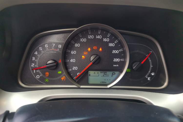 Used Toyota RAV4 2016 2.0L CVT Two-Wheel Drive Fashion Edition China V Standard Instrument Cluster