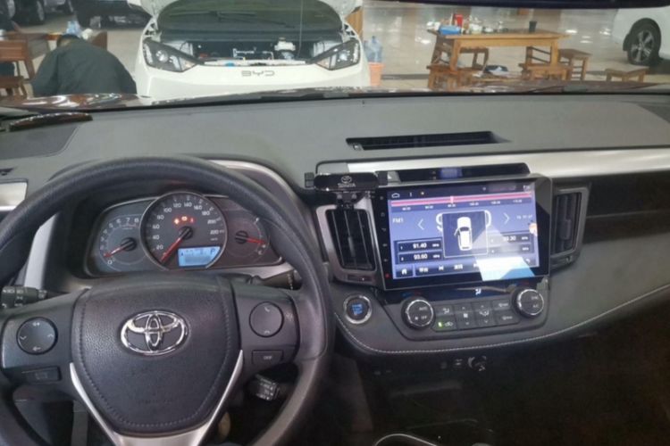 Used Toyota RAV4 2016 2.0L CVT Two-Wheel Drive Fashion Edition China V Standard Interior 1