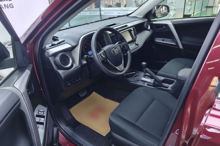 Used Toyota RAV4 2016 2.0L CVT Two-Wheel Drive Comfort Edition China V Standard Interior 1