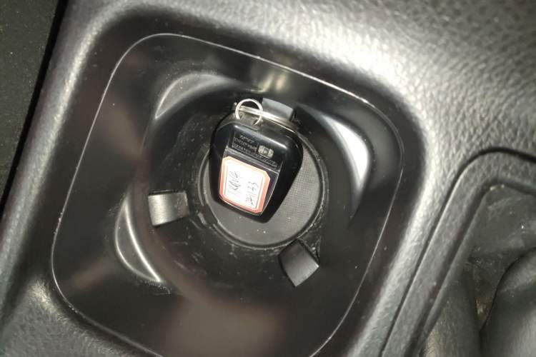 Used Toyota RAV4 2016 2.0L CVT Two-Wheel Drive Comfort Edition China V Standard Interior 1