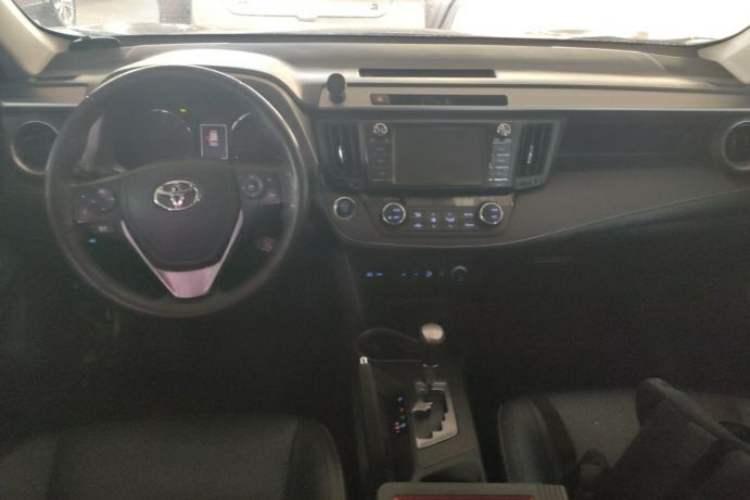Used Toyota RAV4 2016 2.0L CVT Two-Wheel Drive Smart Edition China V Standard Interior 1