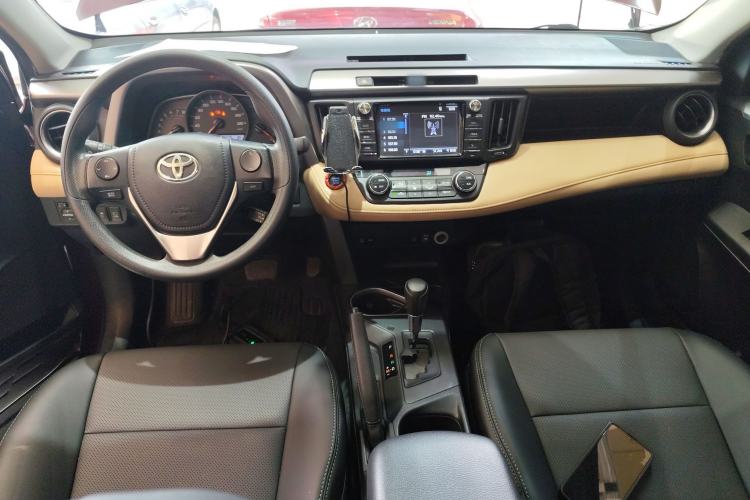 Used Toyota RAV4 2016 2.0L CVT Two-Wheel Drive Fashion Edition China V Standard Interior 2