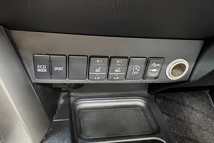 Used Toyota RAV4 2016 2.0L CVT Two-Wheel Drive Smart Edition China V Standard Interior 2