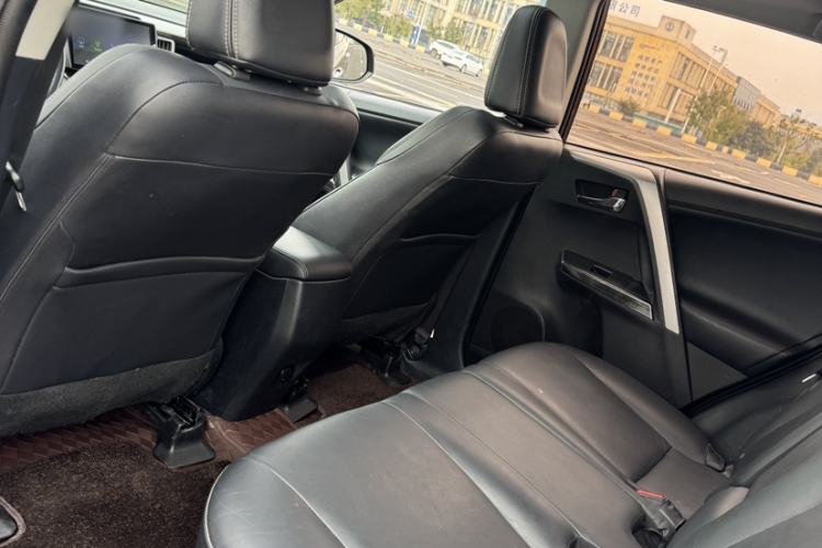 Used Toyota RAV4 2016 2.0L CVT Two-Wheel Drive Smart Edition China V Standard Interior 2