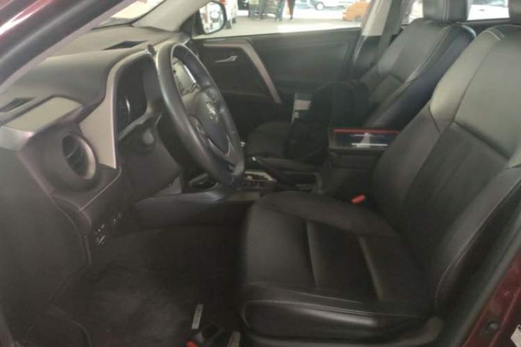 Used Toyota RAV4 2016 2.0L CVT Two-Wheel Drive Smart Edition China V Standard Interior 2