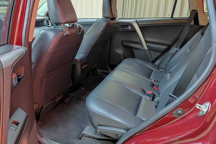 Used Toyota RAV4 2016 2.0L CVT 4x4 New Edition China V Standard Interior 5