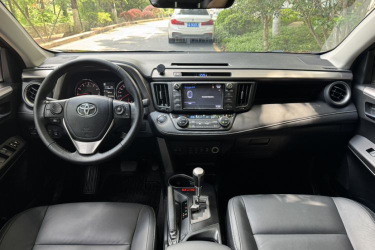 Used Toyota RAV4 2016 2.0L CVT Two-Wheel Drive Smart Edition China V Standard Interior 8