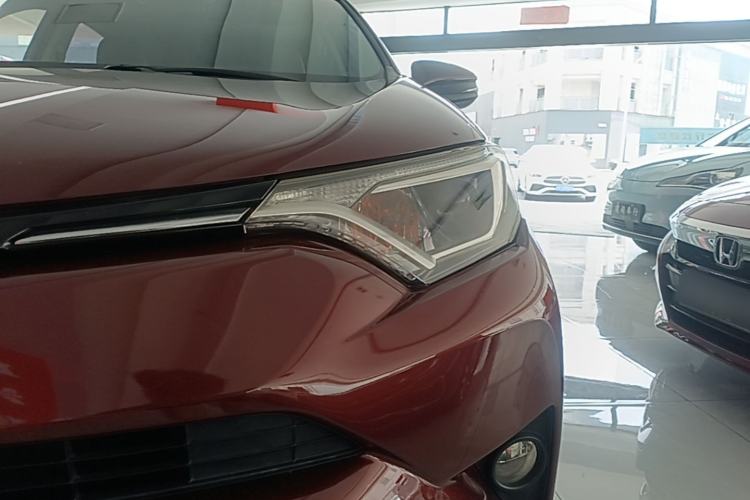 Used Toyota RAV4 2016 2.0L CVT Two-Wheel Drive Fashion Edition China V Standard Left Front Headlight