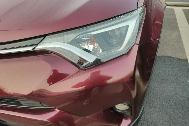 Used Toyota RAV4 2016 2.0L CVT Two-Wheel Drive Fashion Edition China V Standard Left Front Headlight