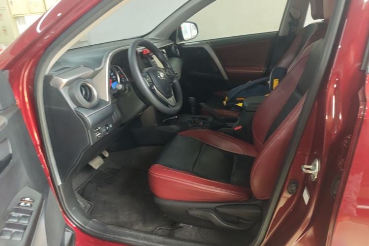 Used Toyota RAV4 2016 2.0L CVT Two-Wheel Drive Fashion Edition China V Standard Left Front Seat