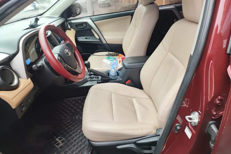 Used Toyota RAV4 2016 2.0L CVT Two-Wheel Drive Urban Edition China V Standard Left Front Seat