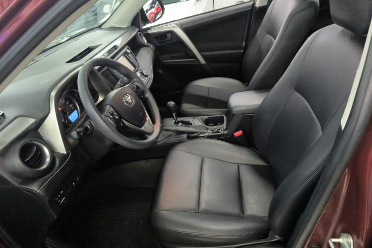 Used Toyota RAV4 2016 2.0L CVT Two-Wheel Drive Fashion Edition China V Standard Left Front Seat