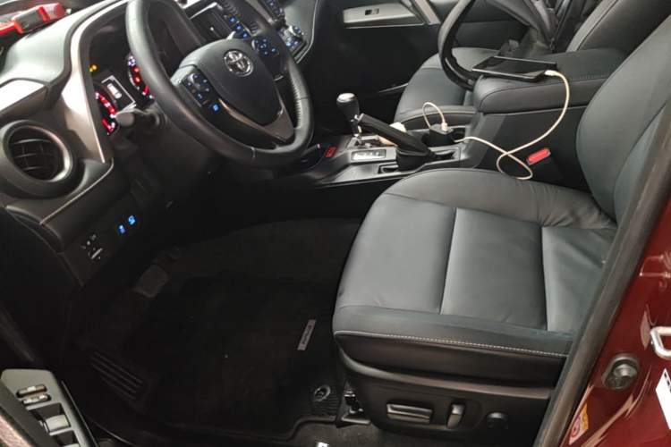 Used Toyota RAV4 2016 2.0L CVT Two-Wheel Drive Smart Edition China V Standard Left Front Seat