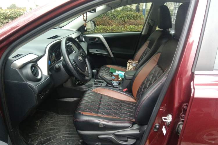 Used Toyota RAV4 2016 2.0L CVT Two-Wheel Drive Fashion Edition China V Standard Left Front Seat