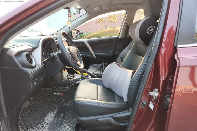 Used Toyota RAV4 2016 2.0L CVT Two-Wheel Drive Fashion Edition China V Standard Left Front Seat