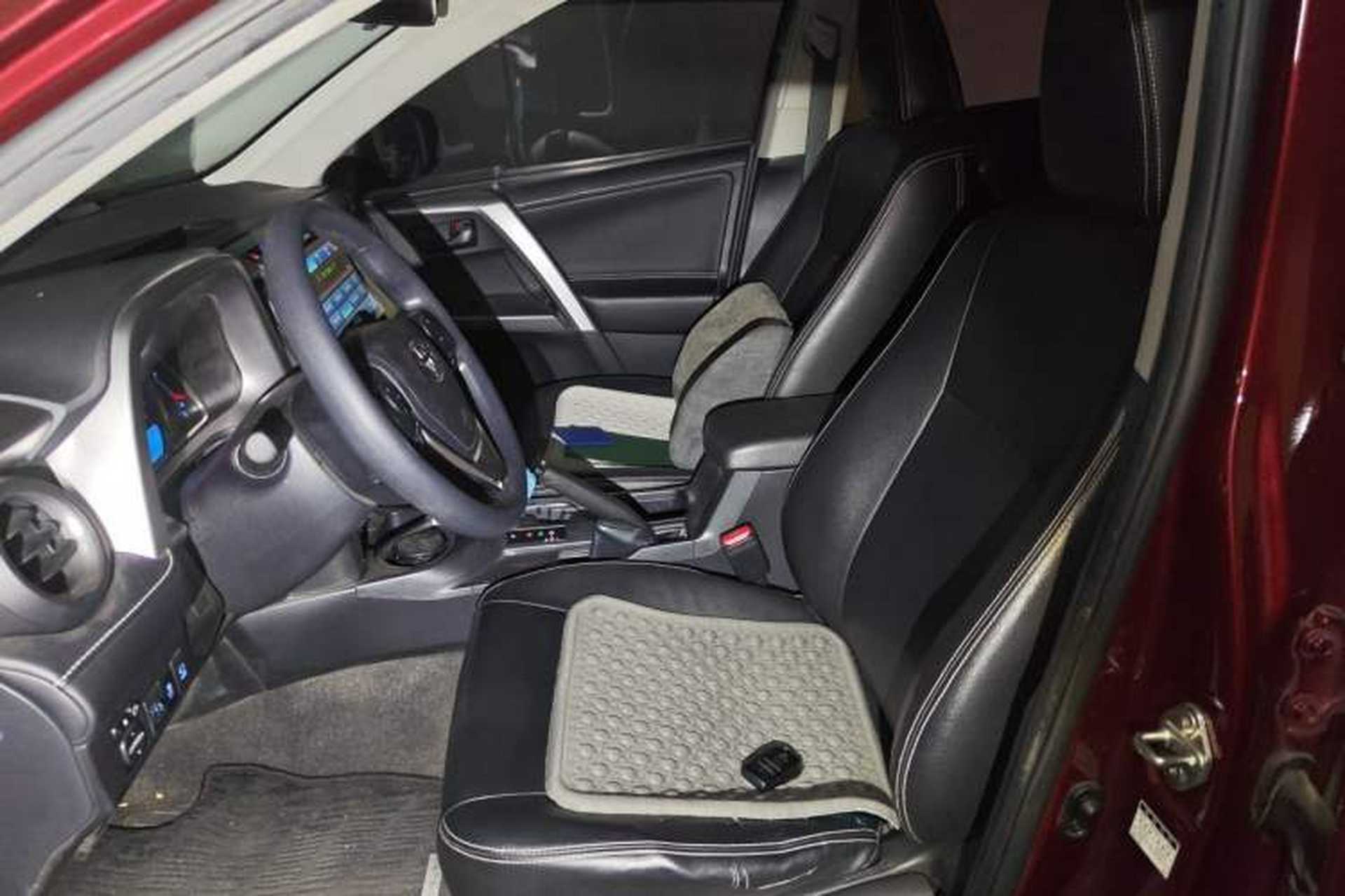 Used Toyota RAV4 2016 2.0L CVT Two-Wheel Drive Fashion Edition China V Standard Left Front Seat