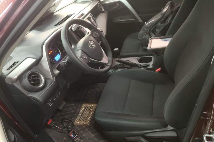 Used Toyota RAV4 2016 2.0L CVT Two-Wheel Drive Comfort Edition China V Standard Left Front Seat