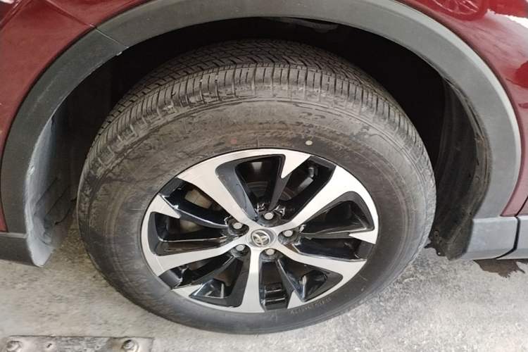 Used Toyota RAV4 2016 2.0L CVT Two-Wheel Drive Comfort Edition China V Standard Left Front Wheel Hub