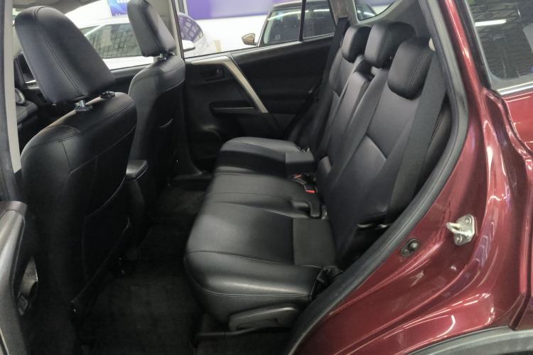 Used Toyota RAV4 2016 2.0L CVT Two-Wheel Drive Fashion Edition China V Standard Left Rear Seat