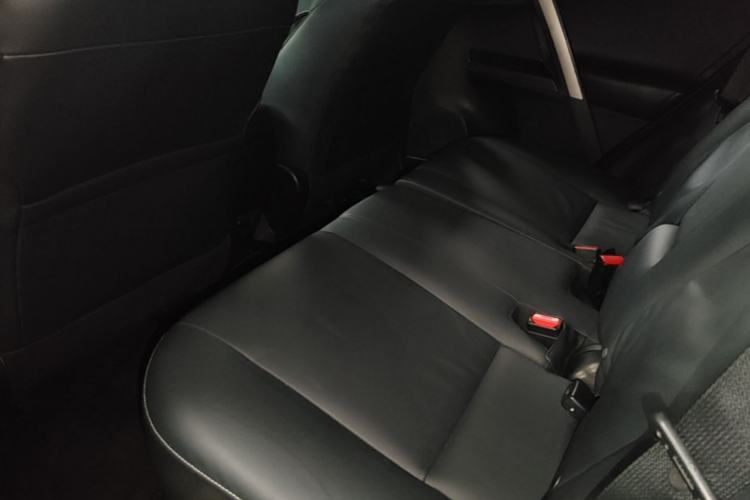 Used Toyota RAV4 2016 2.0L CVT Two-Wheel Drive Smart Edition China V Standard Left Rear Seat