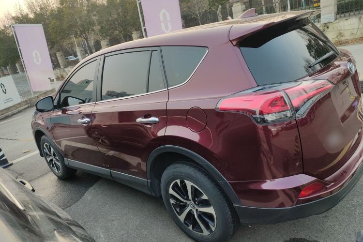 Used Toyota RAV4 2016 2.0L CVT Two-Wheel Drive Fashion Edition China V Standard Left Side