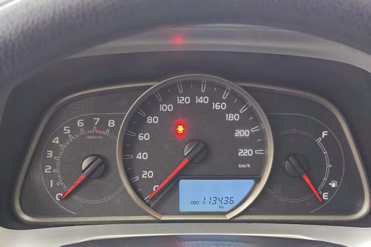 Used Toyota RAV4 2016 2.0L CVT Two-Wheel Drive Comfort Edition China V Standard Odometer Close Up