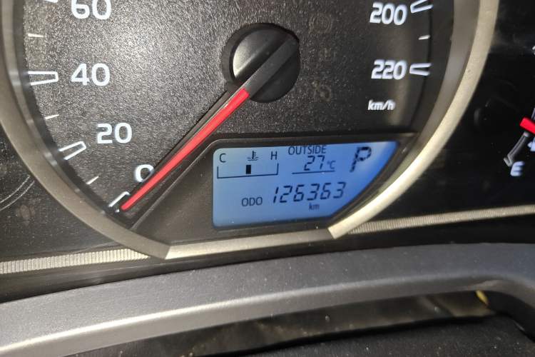 Used Toyota RAV4 2016 2.0L CVT Two-Wheel Drive Fashion Edition China V Standard Odometer Close Up