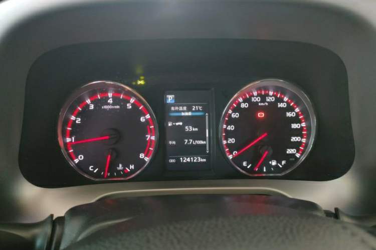 Used Toyota RAV4 2016 2.0L CVT Two-Wheel Drive Smart Edition China V Standard Odometer Close Up