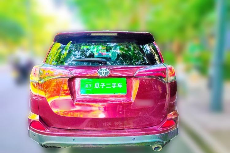 Used Toyota RAV4 2016 2.0L CVT Two-Wheel Drive Fashion Edition China V Standard Rear