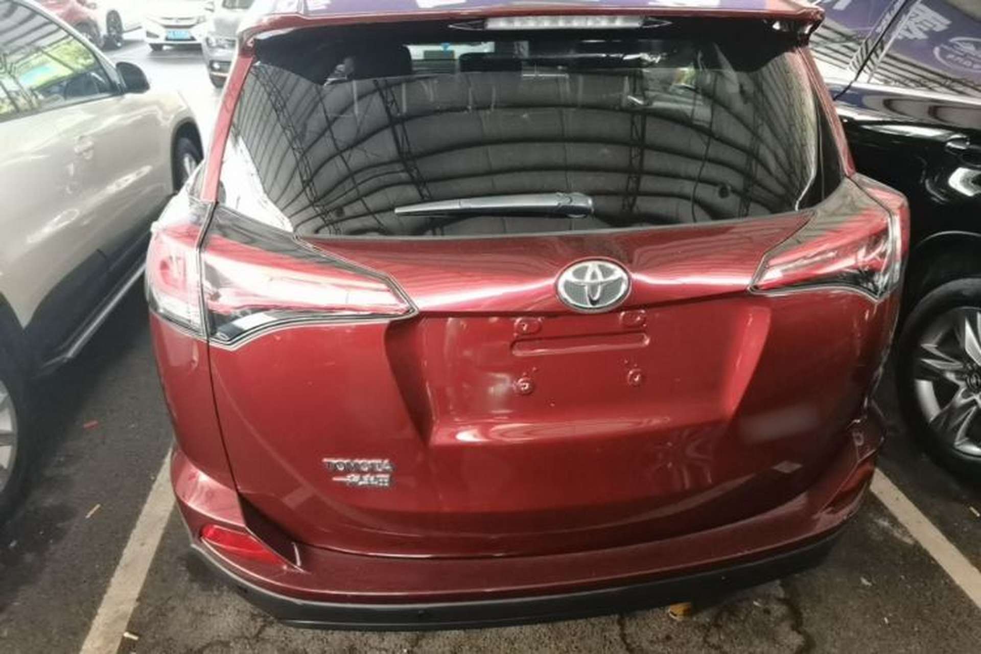 Used Toyota RAV4 2016 2.0L CVT Two-Wheel Drive Fashion Edition China V Standard Rear