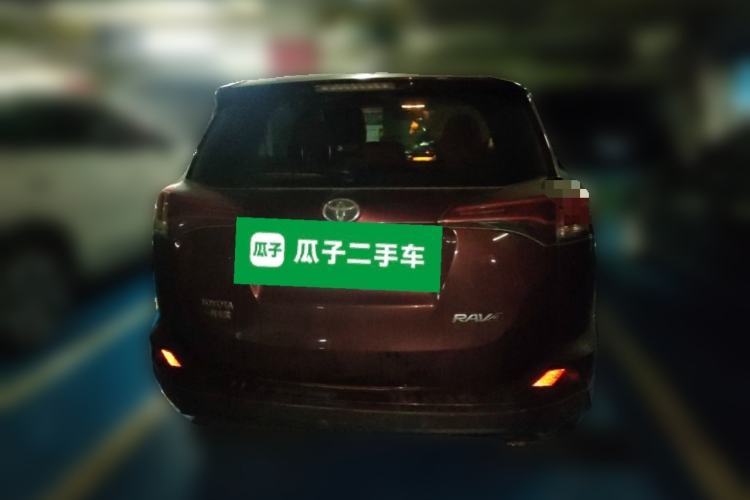 Used Toyota RAV4 2016 2.0L CVT Two-Wheel Drive Fashion Edition China V Standard Rear