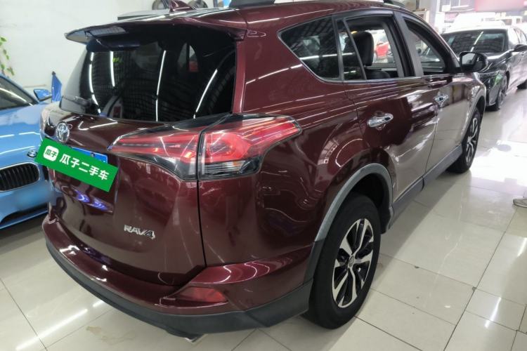 Used Toyota RAV4 2016 2.0L CVT Two-Wheel Drive Fashion Edition China V Standard Rear Right 45 Deg