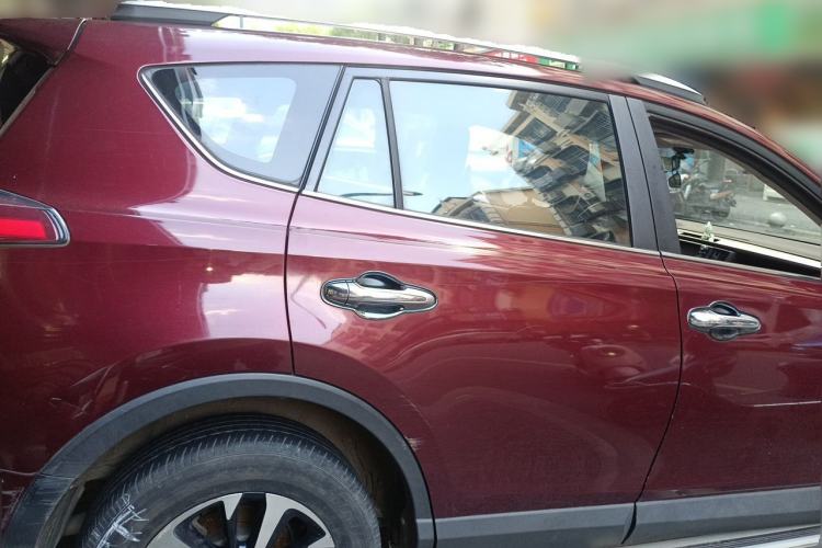 Used Toyota RAV4 2016 2.0L CVT Two-Wheel Drive Fashion Edition China V Standard Rear Right 45 Deg