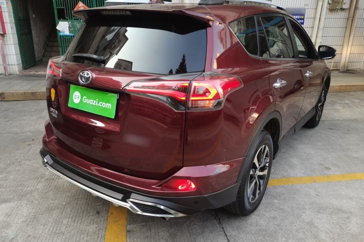 Used Toyota RAV4 2016 2.0L CVT Two-Wheel Drive Fashion Edition China V Standard Rear Right 45 Deg