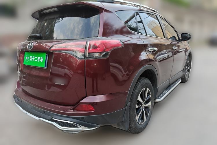 Used Toyota RAV4 2016 2.0L CVT Two-Wheel Drive Fashion Edition China V Standard Rear Right 45 Deg