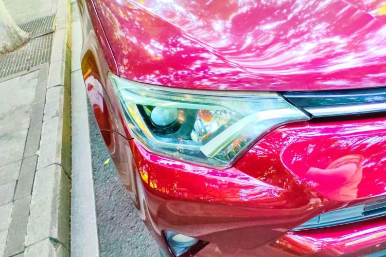 Used Toyota RAV4 2016 2.0L CVT Two-Wheel Drive Fashion Edition China V Standard Right Front Headlight