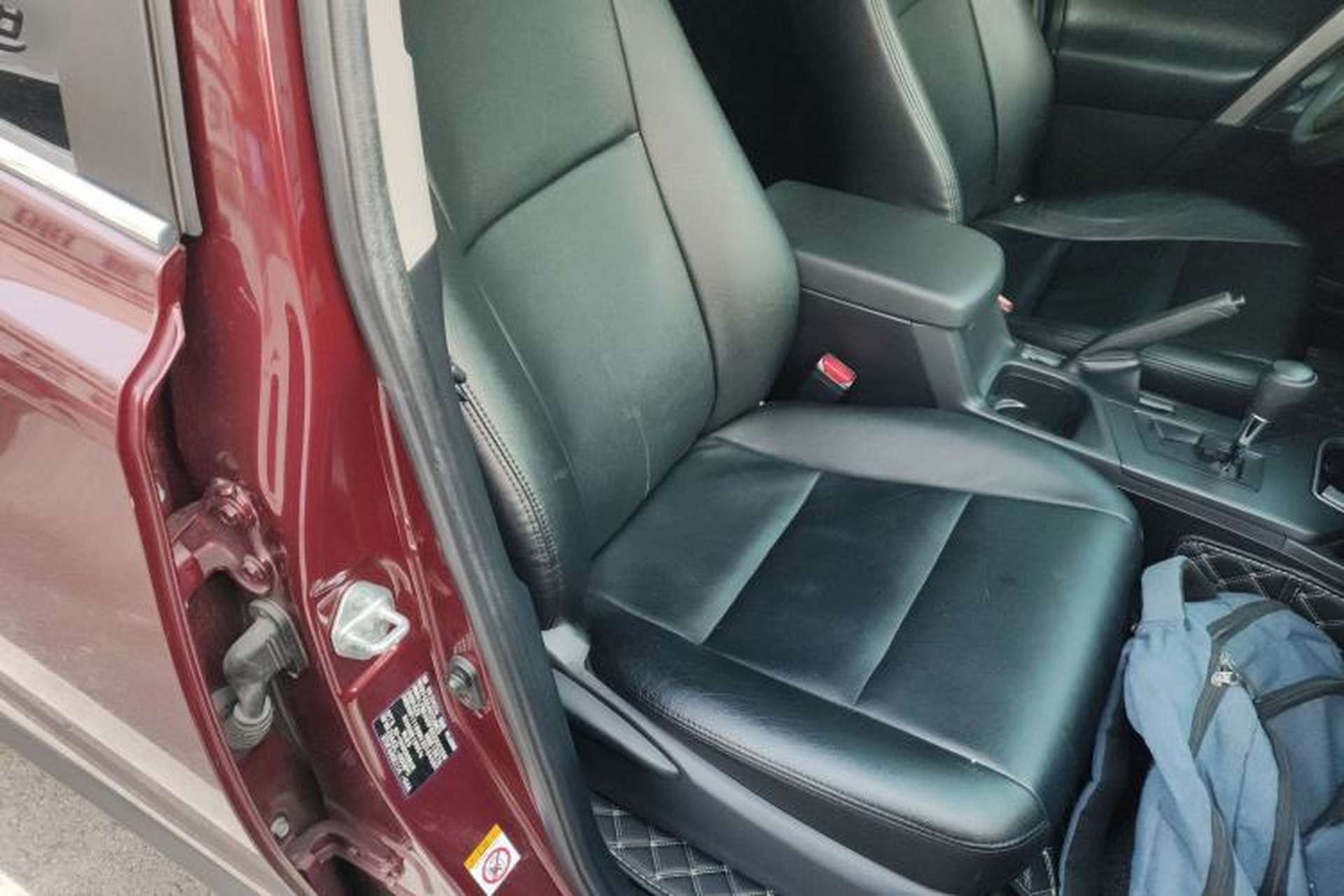 Used Toyota RAV4 2016 2.0L CVT Two-Wheel Drive Fashion Edition China V Standard Right Front Seat