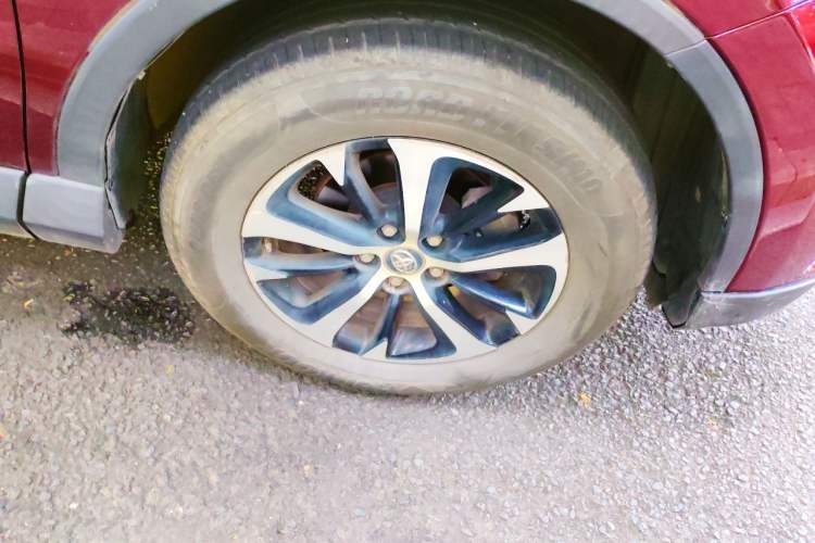 Used Toyota RAV4 2016 2.0L CVT Two-Wheel Drive Fashion Edition China V Standard Right Front Wheel Hub