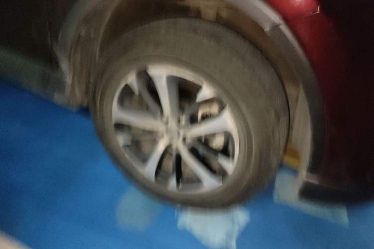 Used Toyota RAV4 2016 2.0L CVT Two-Wheel Drive Fashion Edition China V Standard Right Front Wheel Hub