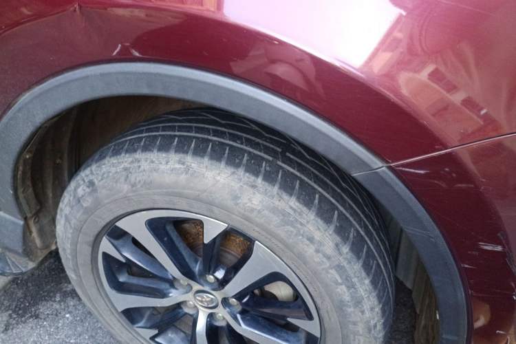 Used Toyota RAV4 2016 2.0L CVT Two-Wheel Drive Fashion Edition China V Standard Right Front Wheel Hub