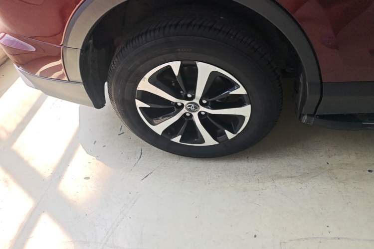 Used Toyota RAV4 2016 2.0L CVT Two-Wheel Drive Fashion Edition China V Standard Right Rear Wheel Hub