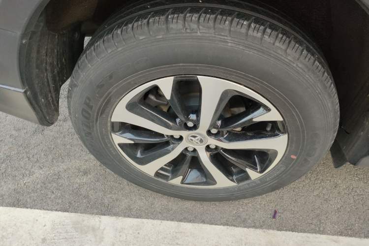 Used Toyota RAV4 2016 2.0L CVT Two-Wheel Drive Fashion Edition China V Standard Right Rear Wheel Hub