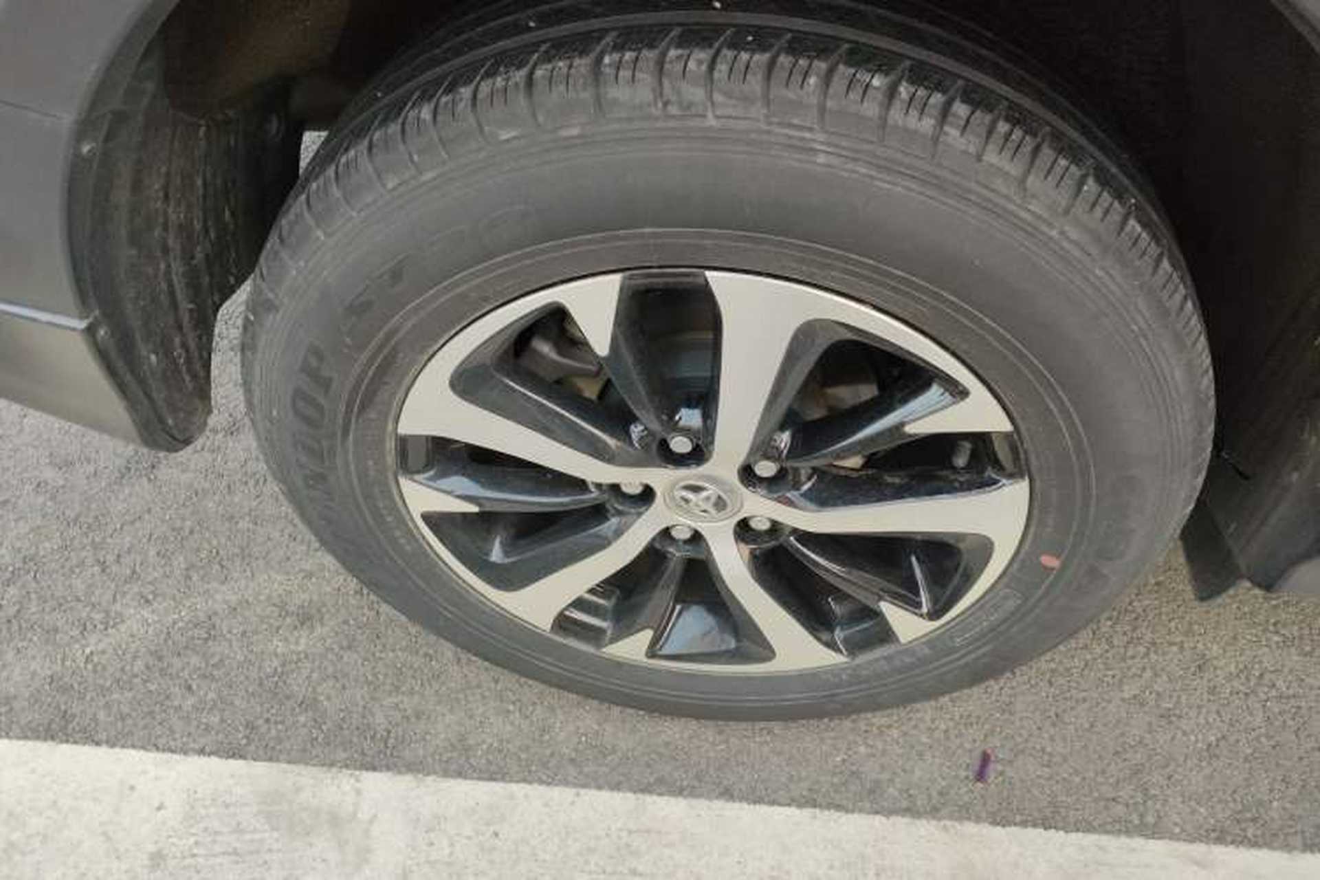 Used Toyota RAV4 2016 2.0L CVT Two-Wheel Drive Fashion Edition China V Standard Right Rear Wheel Hub