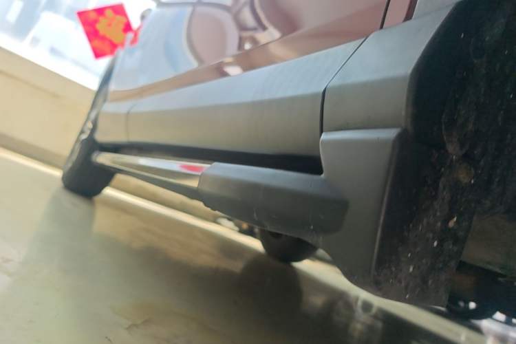 Used Toyota RAV4 2016 2.0L CVT Two-Wheel Drive Fashion Edition China V Standard Right Side Sill